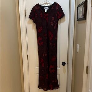 Jessica Howard Burgundy and Red Floral Maxi Dress